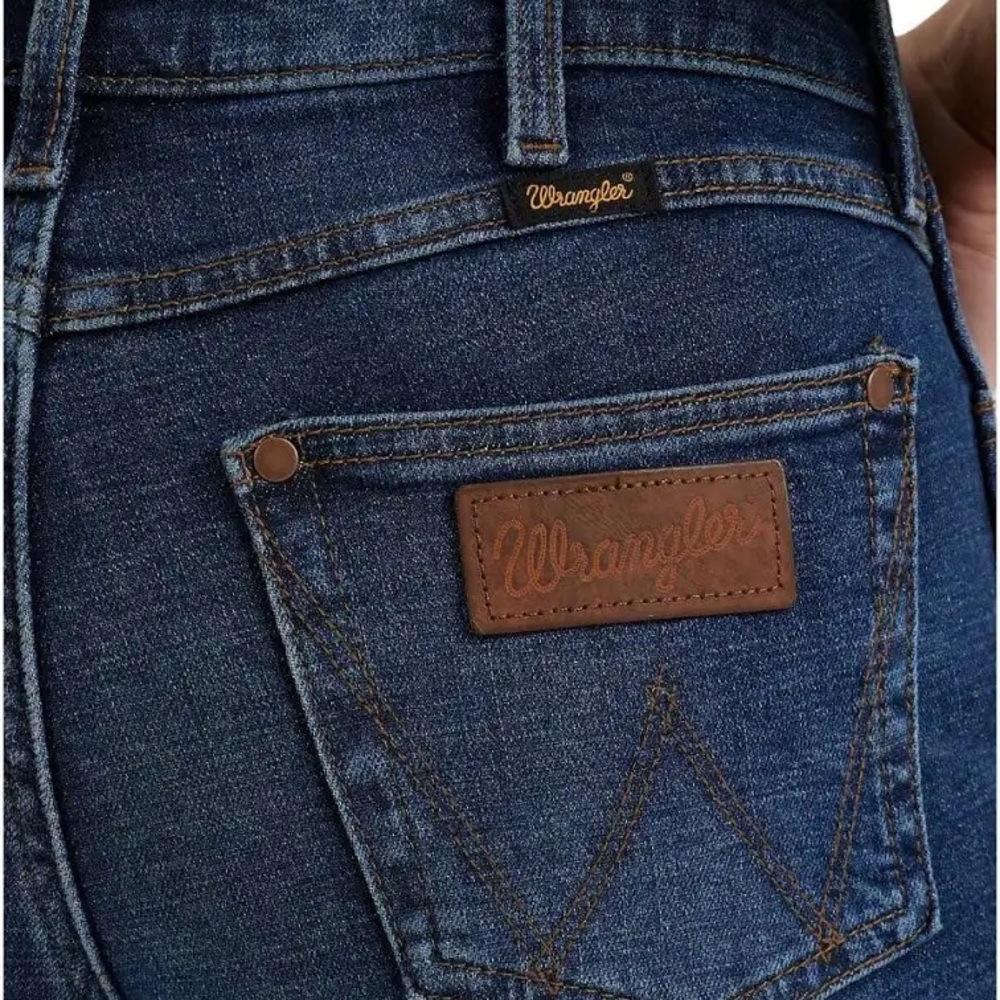 Wrangler High Rise Trouser Jean 26x32 blue